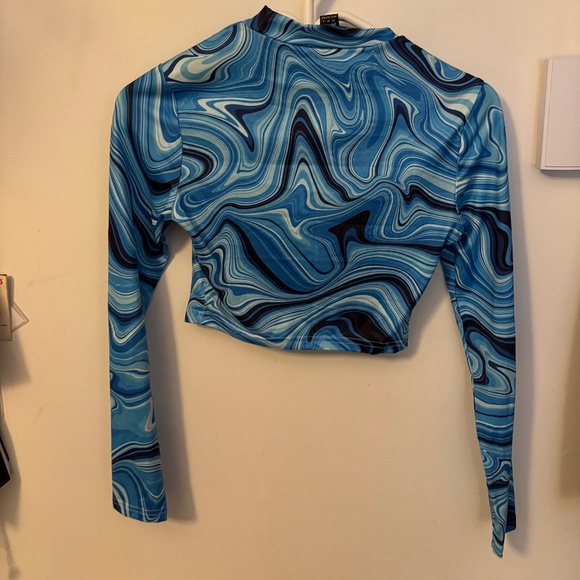 Tops - Long sleeve crop top